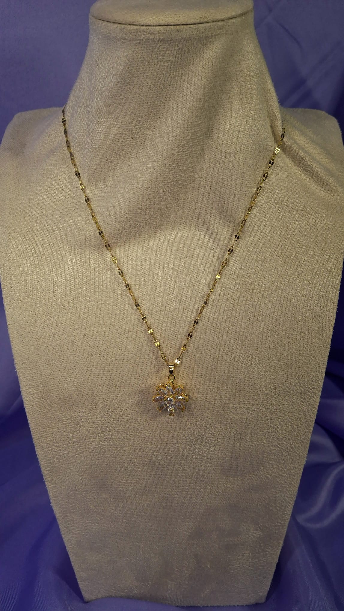 Collier Bloom