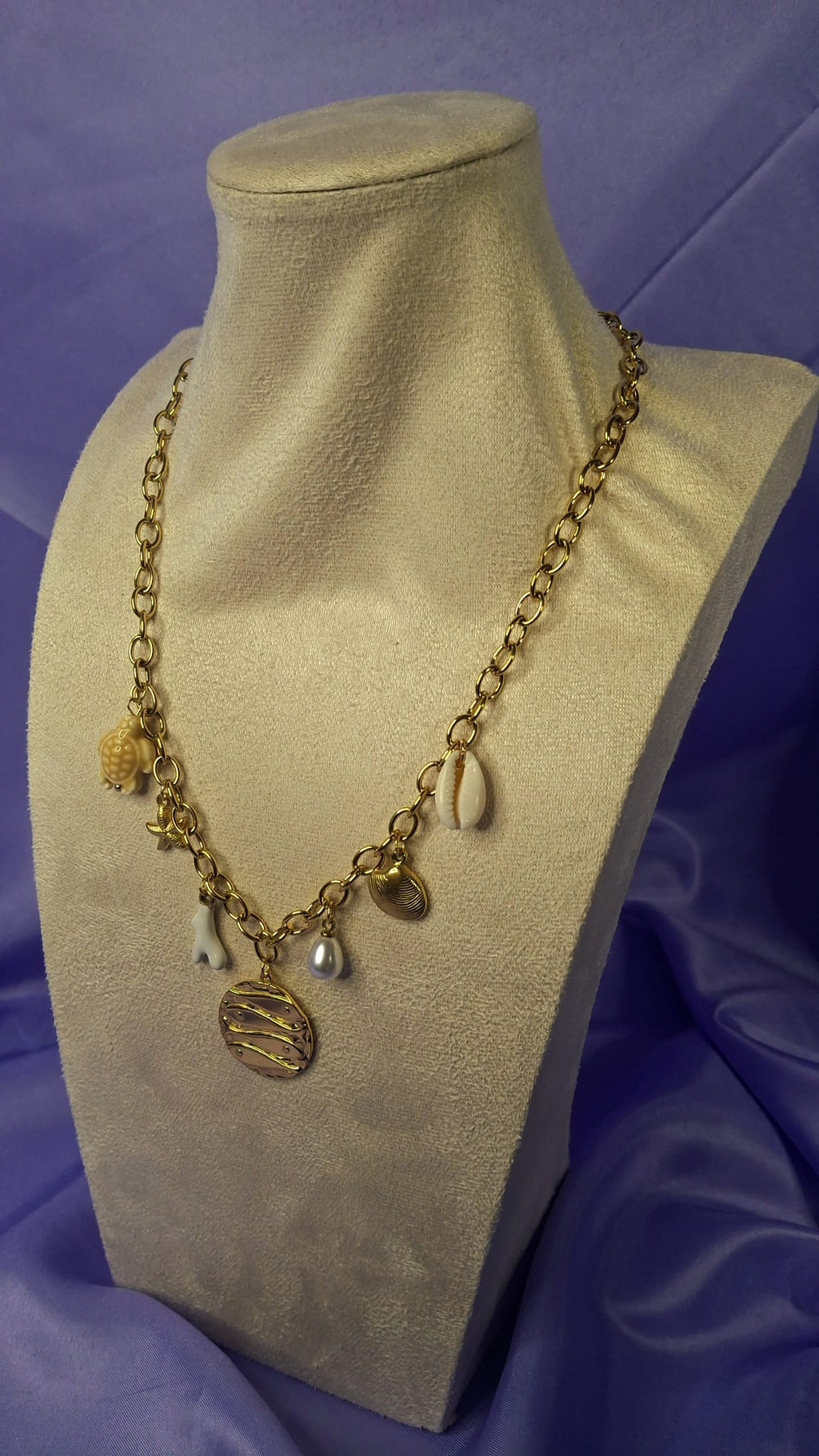 Collier Elara