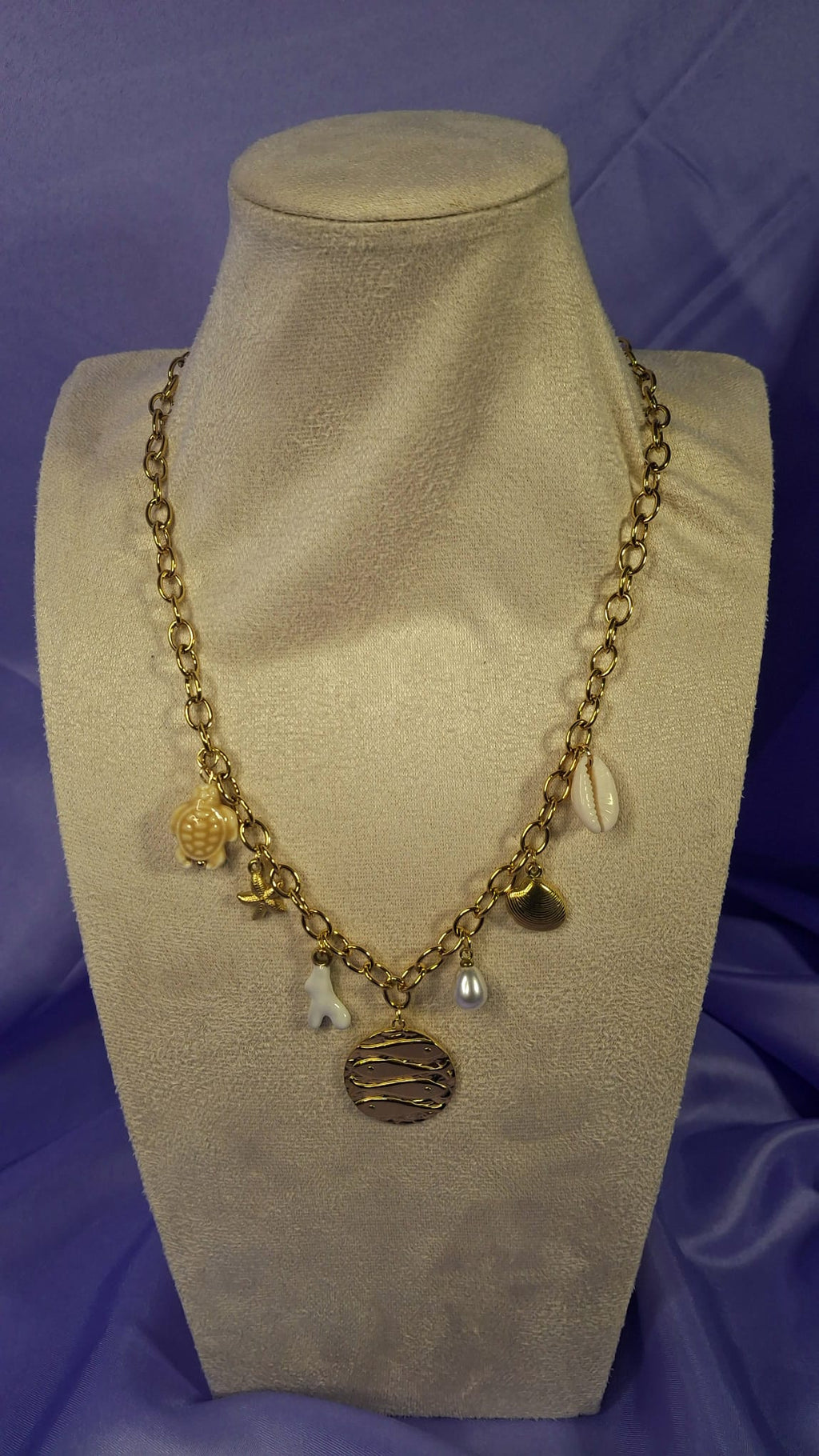 Collier Elara