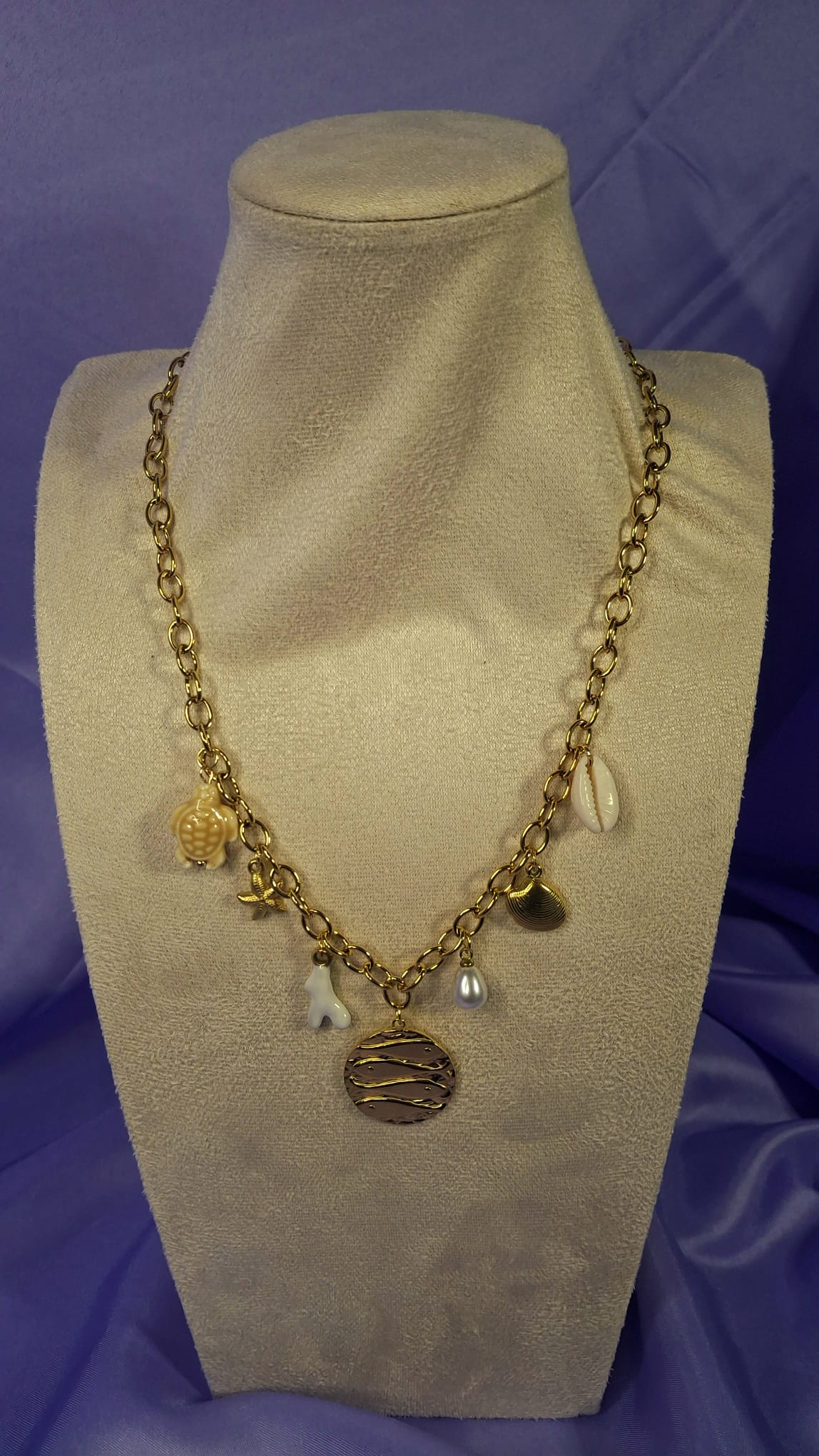 Collier Elara